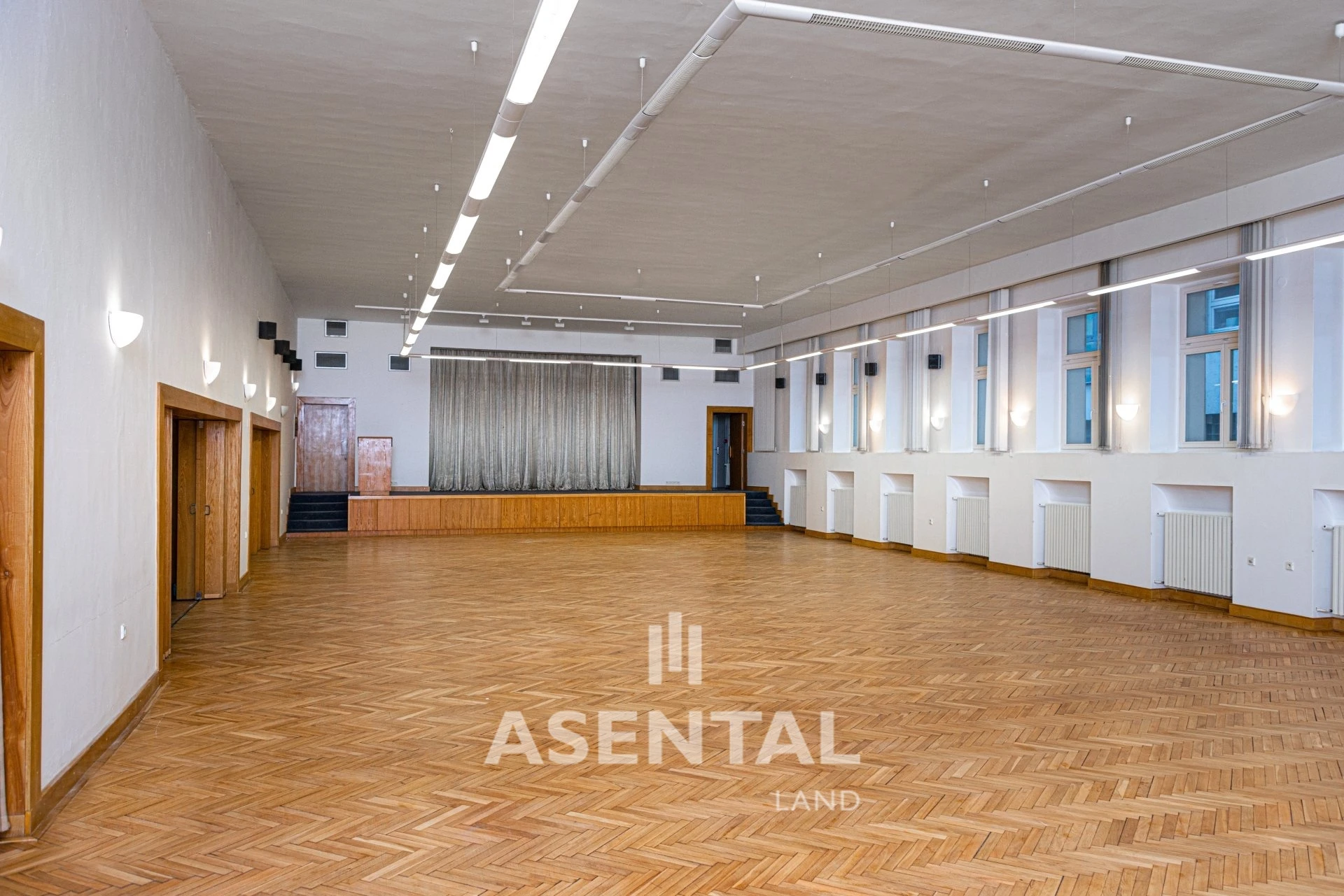 Pronájem sálu se zázemím, 488 m²