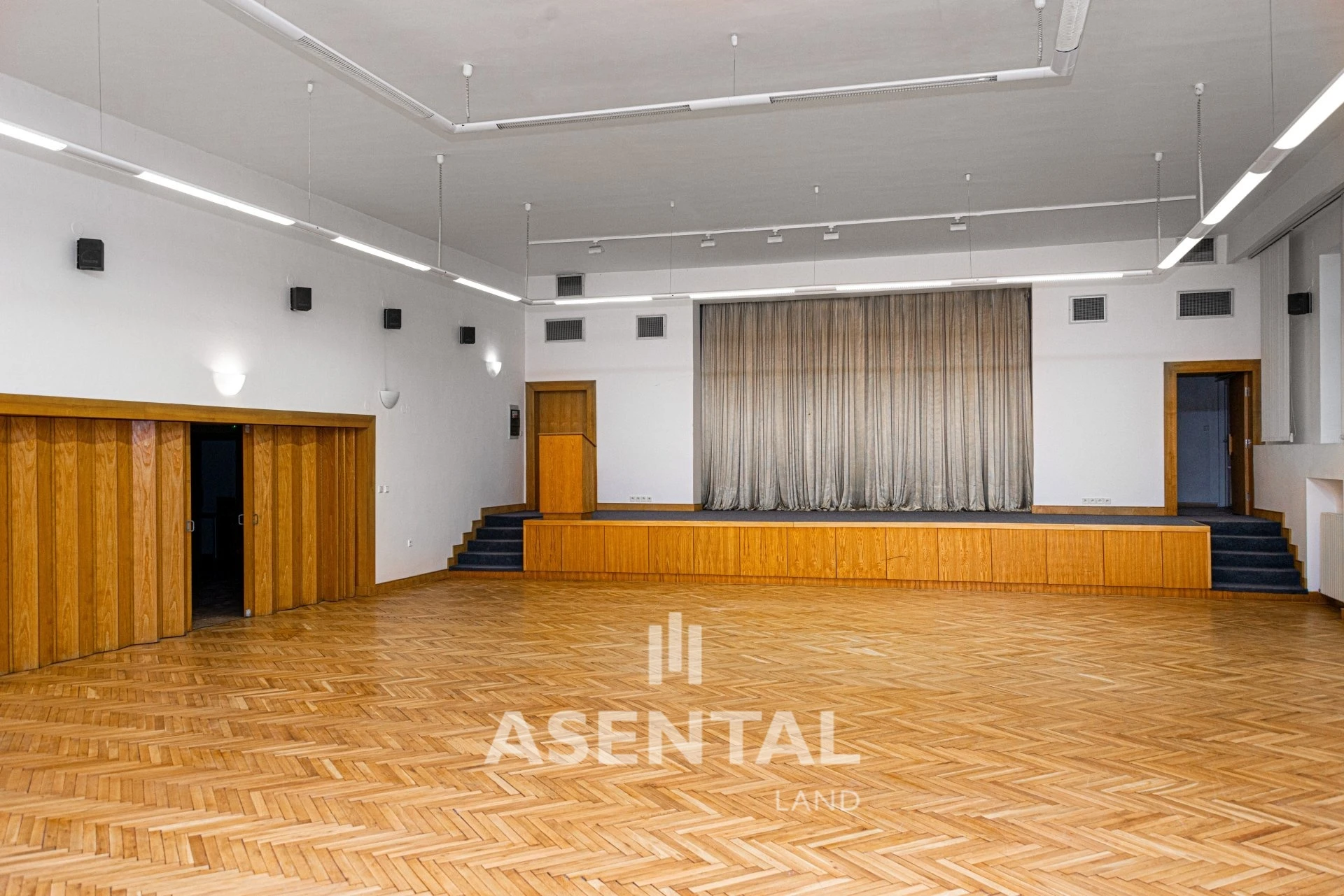 Pronájem sálu se zázemím, 488 m²