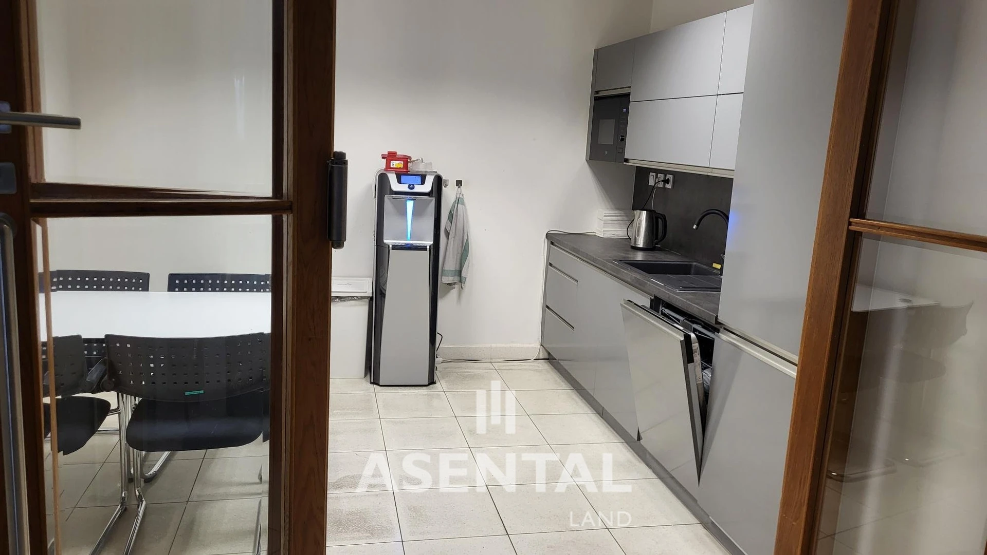 Pronájem kancelářských prostor, 124 m²