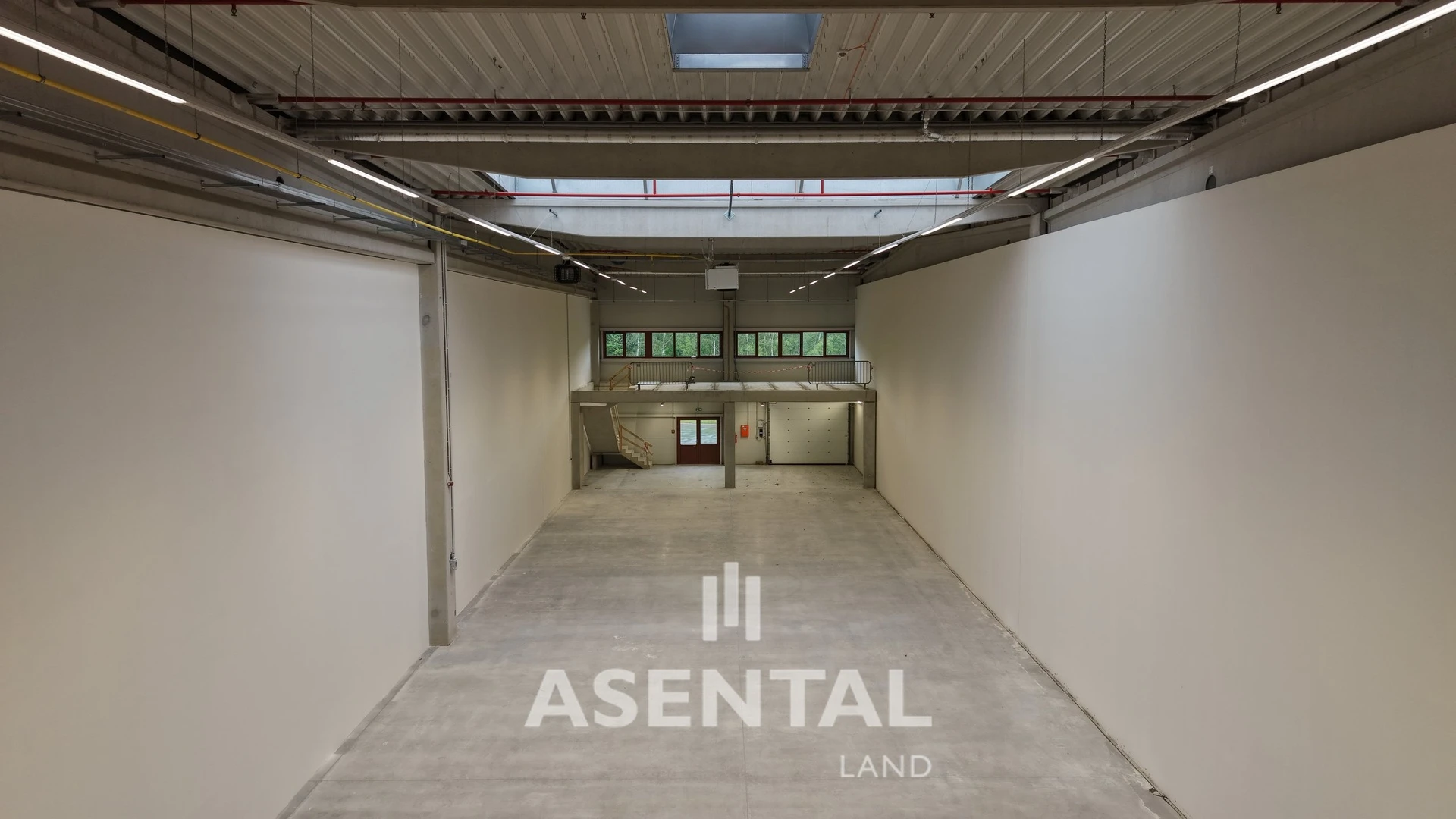 Pronájem skladového prostoru 648 m²
