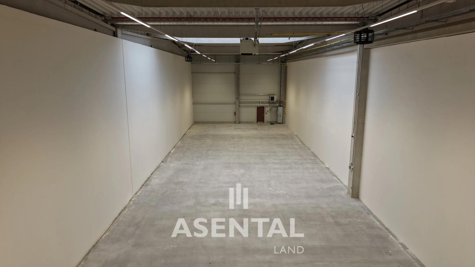 Pronájem skladového prostoru 648 m²